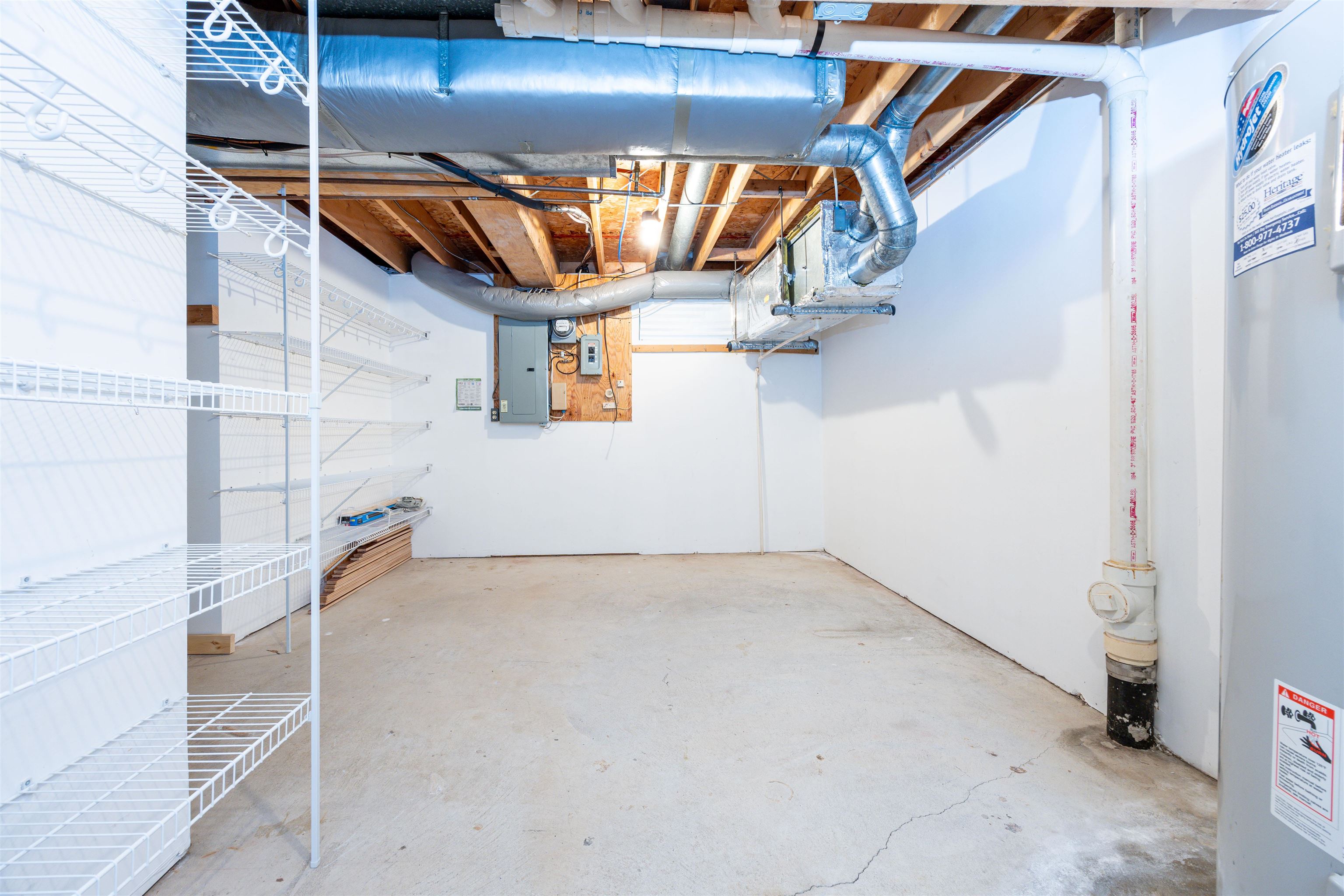 Derry, New Hampshire 03038, United States, 2 Bedrooms Bedrooms, ,2 BathroomsBathrooms,Residential,Pending,105517