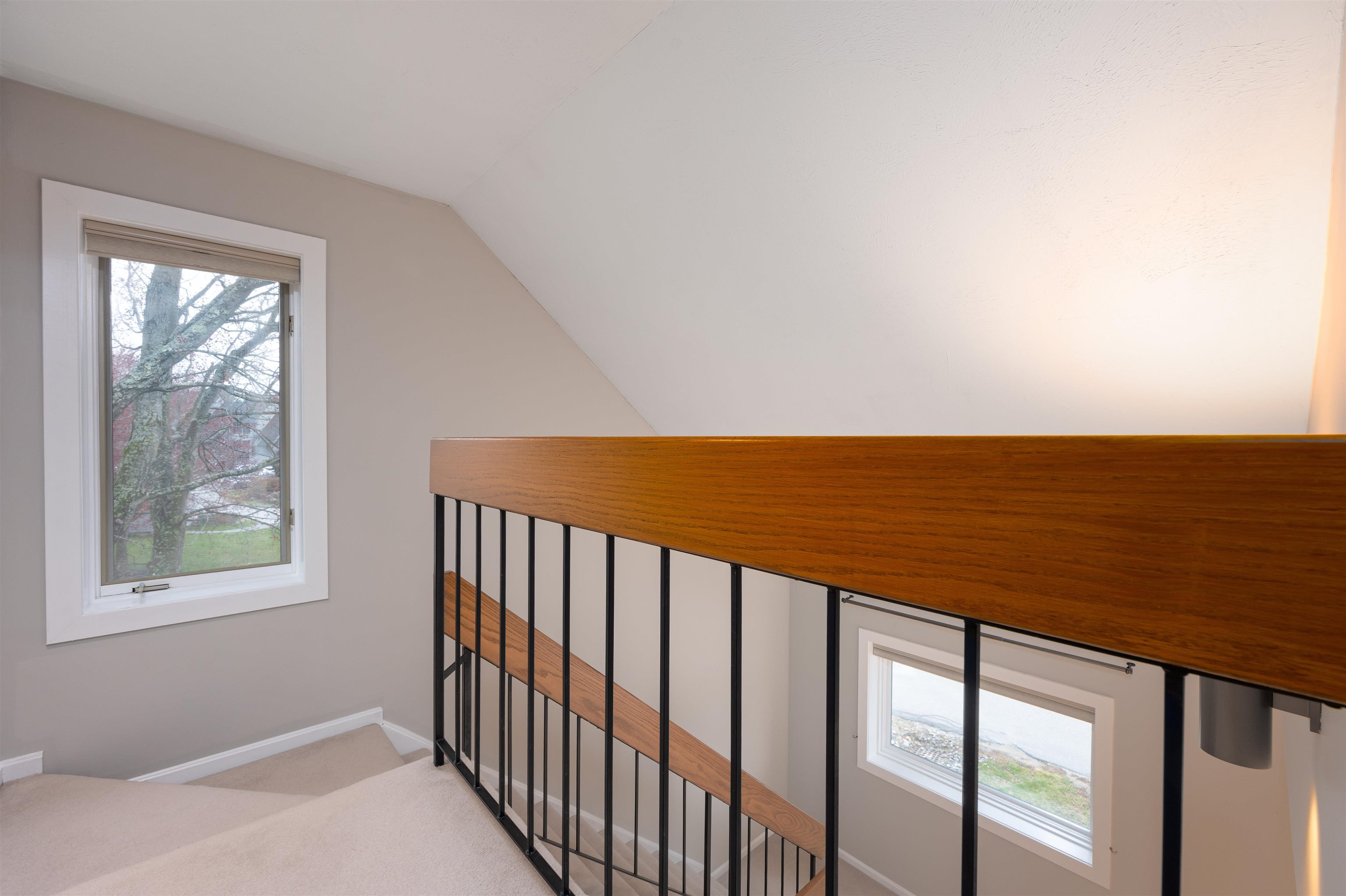 Derry, New Hampshire 03038, United States, 2 Bedrooms Bedrooms, ,2 BathroomsBathrooms,Residential,Pending,105517