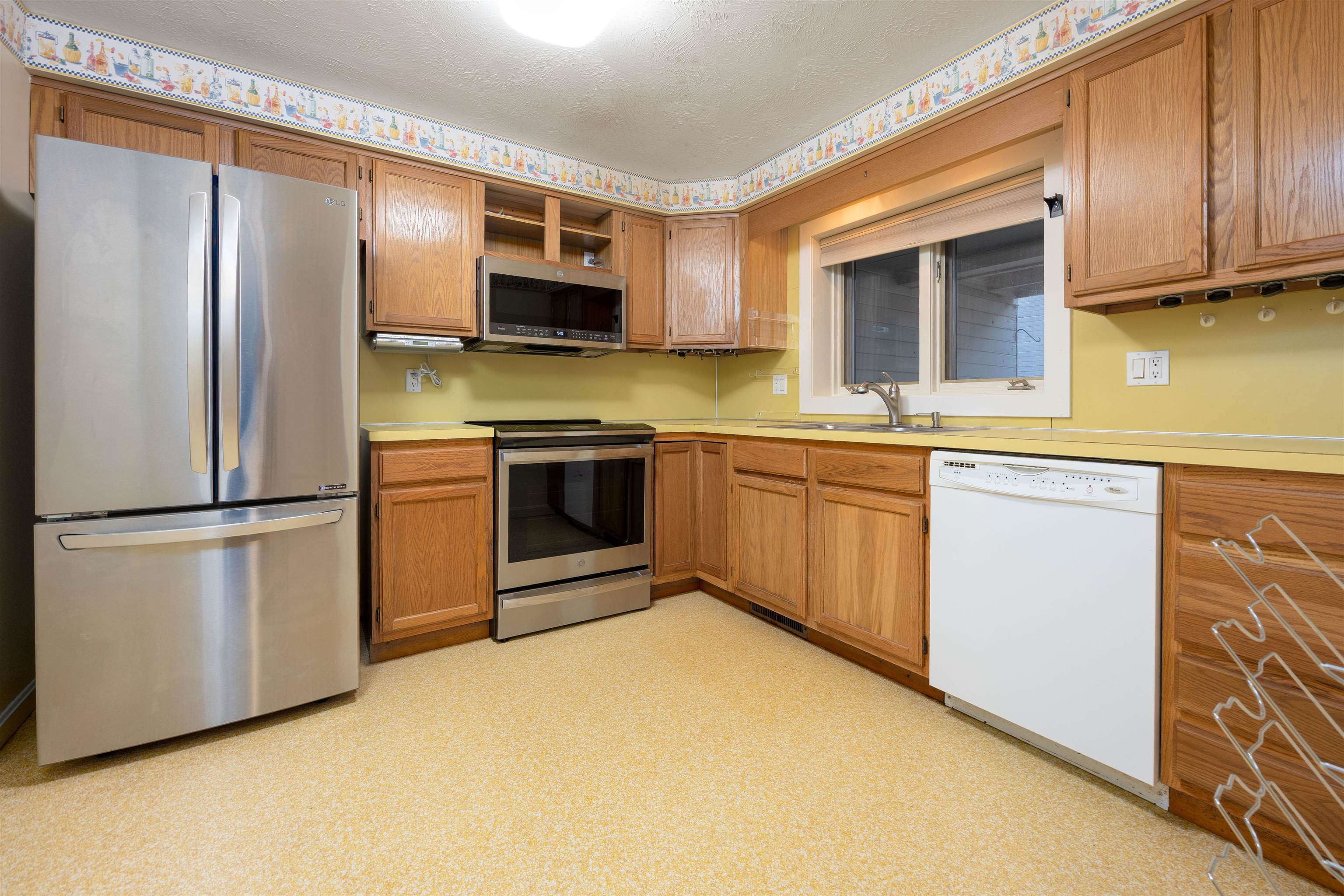 Derry, New Hampshire 03038, United States, 2 Bedrooms Bedrooms, ,2 BathroomsBathrooms,Residential,Pending,105517