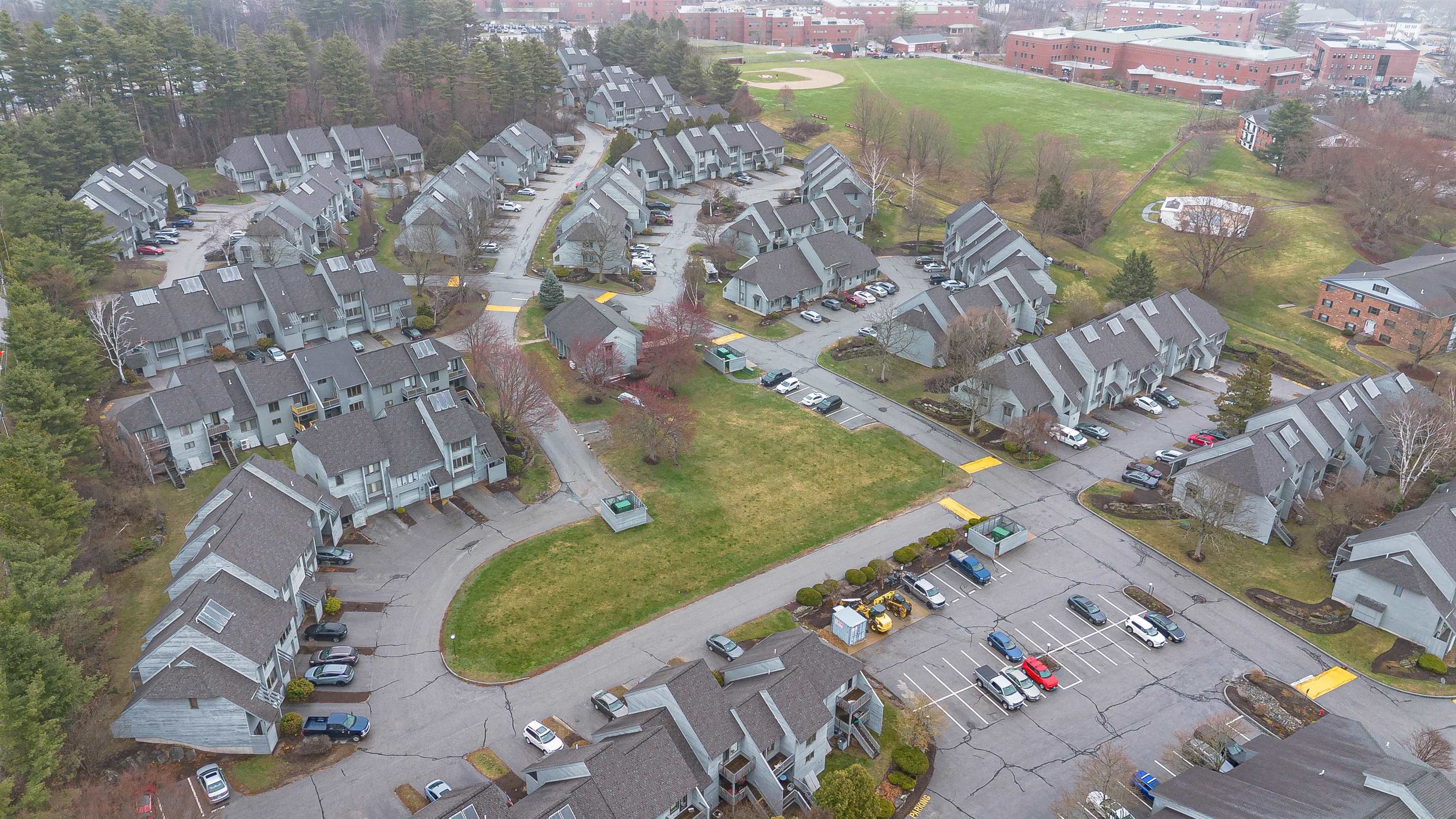 Derry, New Hampshire 03038, United States, 2 Bedrooms Bedrooms, ,2 BathroomsBathrooms,Residential,Pending,105517