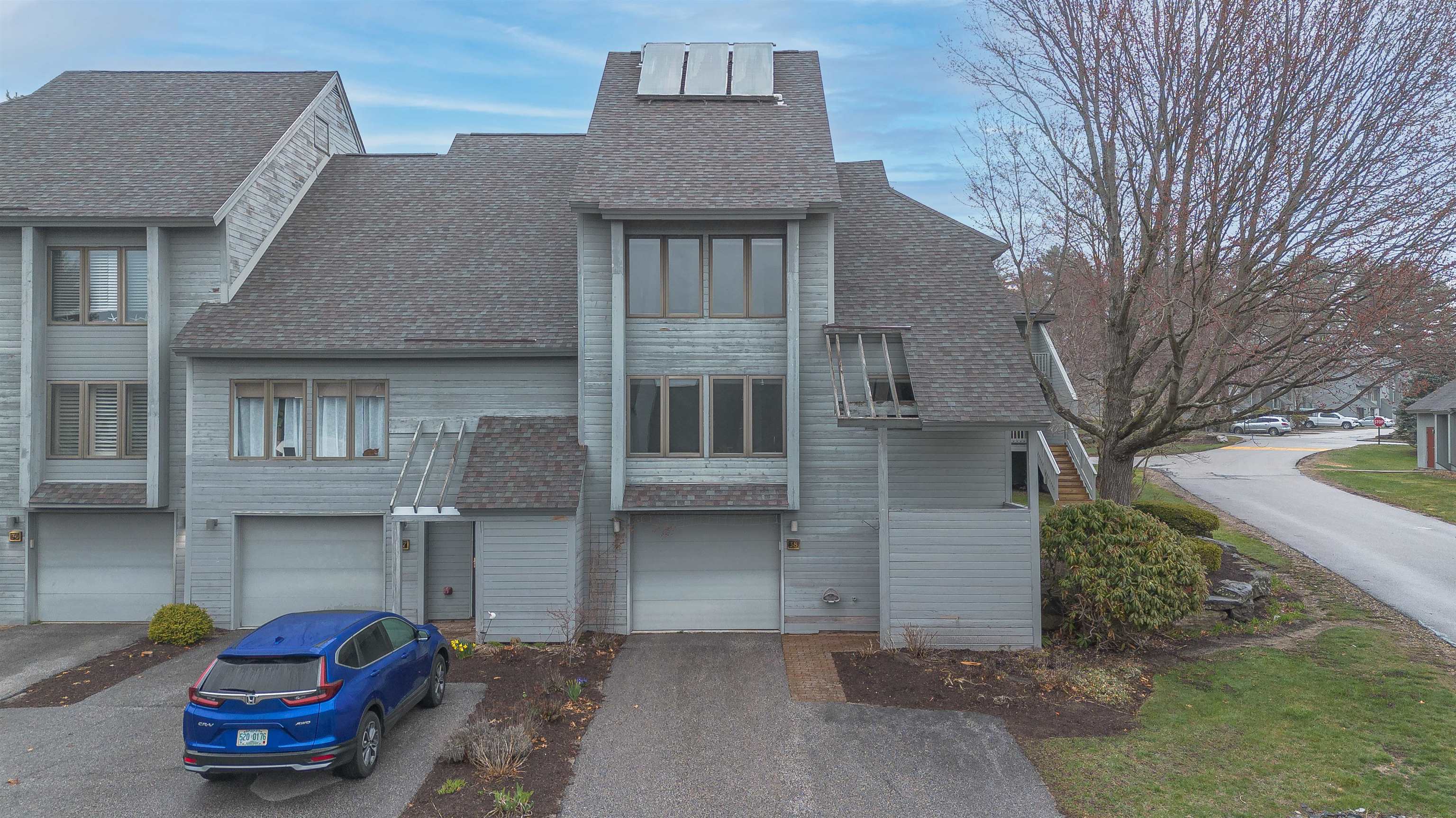 Derry, New Hampshire 03038, United States, 2 Bedrooms Bedrooms, ,2 BathroomsBathrooms,Residential,Pending,105517