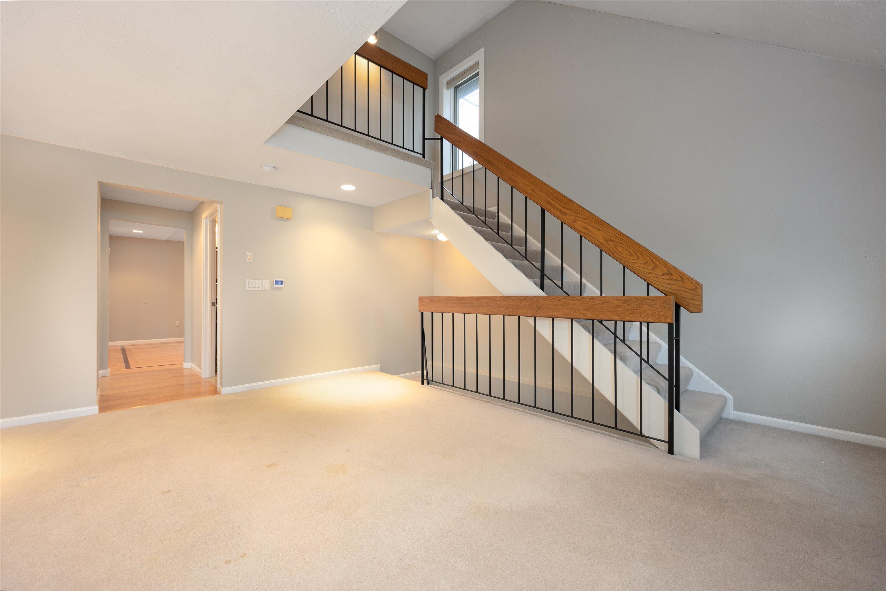 Derry, New Hampshire 03038, United States, 2 Bedrooms Bedrooms, ,2 BathroomsBathrooms,Residential,Pending,105517