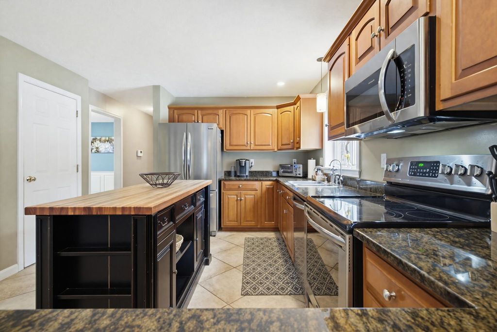 Photo of 43 Hampshire Hills Drive, Bow, NH 03304 (MLS # 5080498)