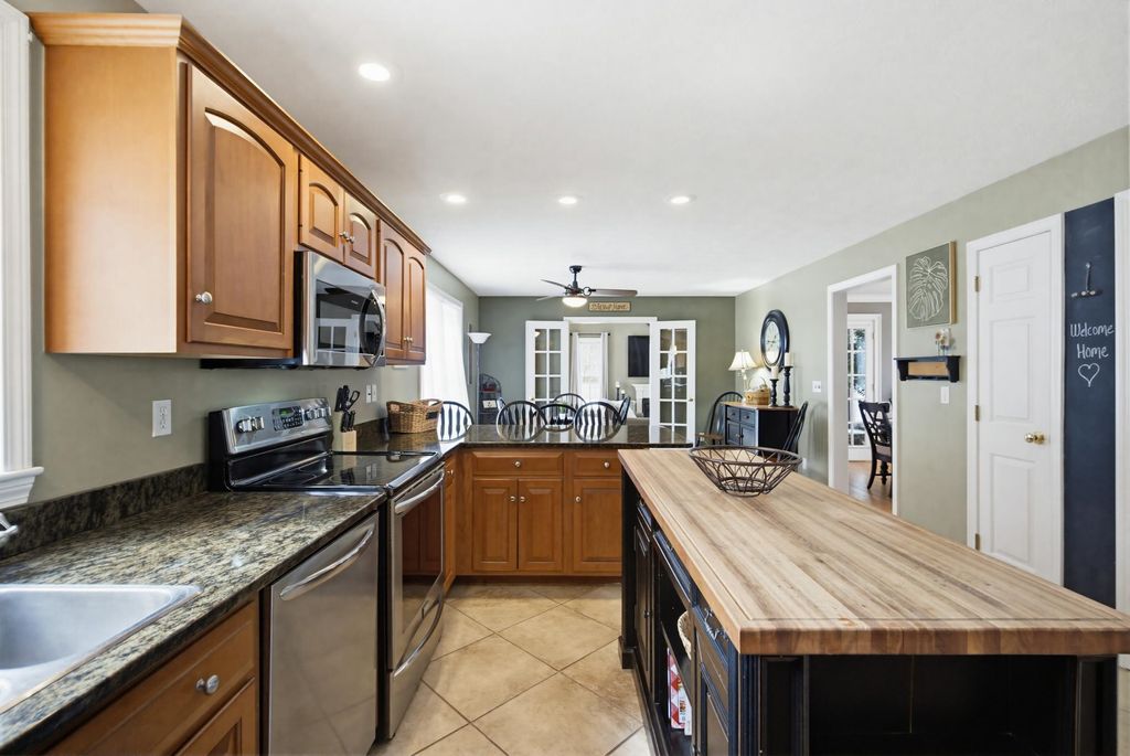 Photo of 43 Hampshire Hills Drive, Bow, NH 03304 (MLS # 5080498)