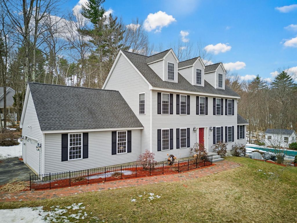 Photo of 43 Hampshire Hills Drive, Bow, NH 03304 (MLS # 5080498)