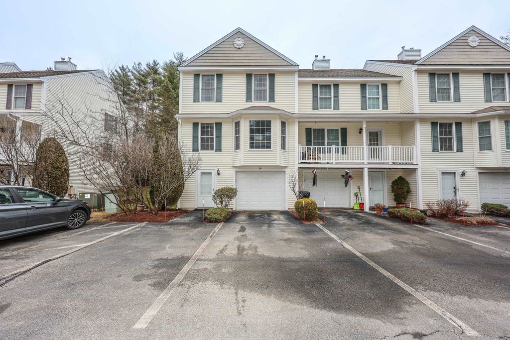 Photo of 7 Mulberry Lane, Amherst, NH 03031 (MLS # 5080481)