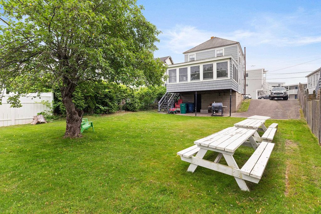 Photo of 15 Ocean Boulevard, Hampton, NH 03842 (MLS # 5083688)