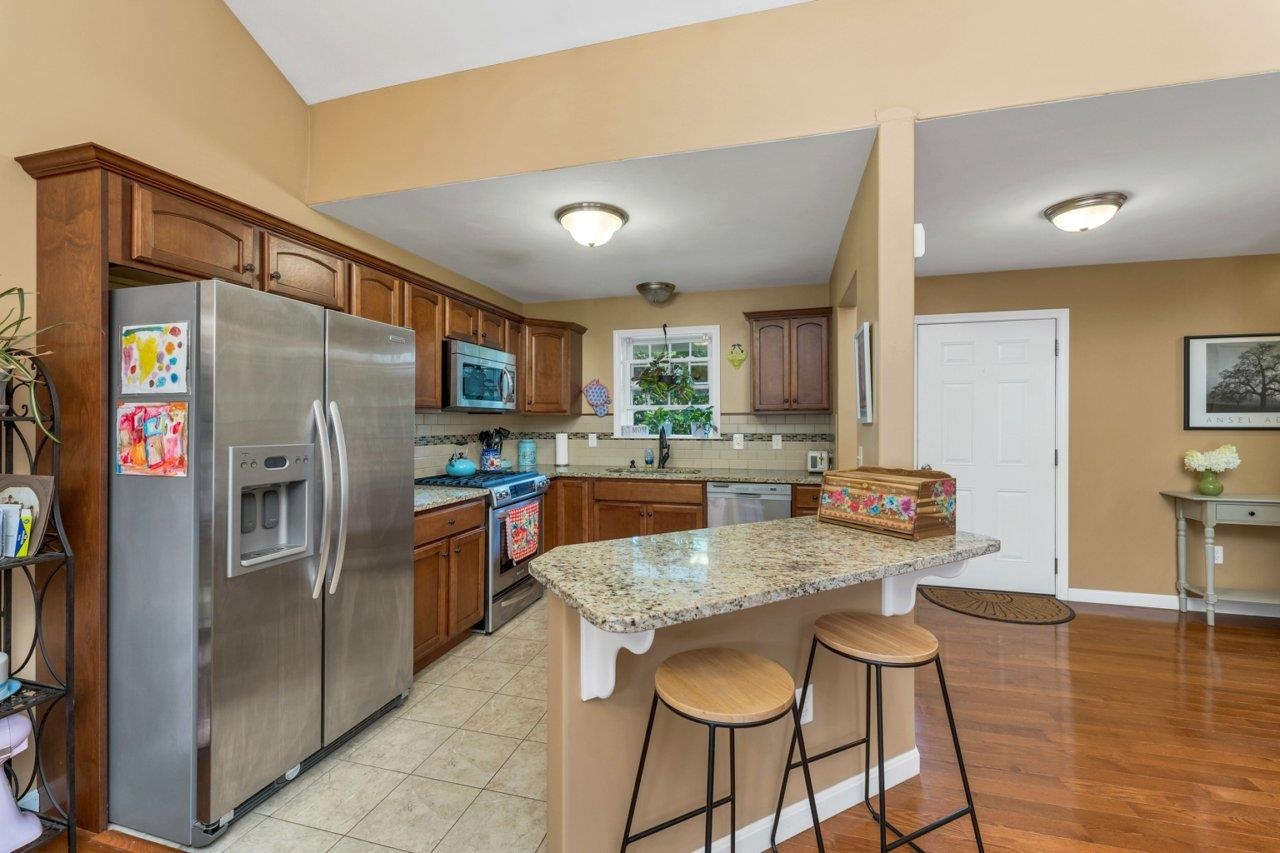 Epsom, New Hampshire 03234, United States, 3 Bedrooms Bedrooms, ,2 BathroomsBathrooms,Residential,Pending,189999