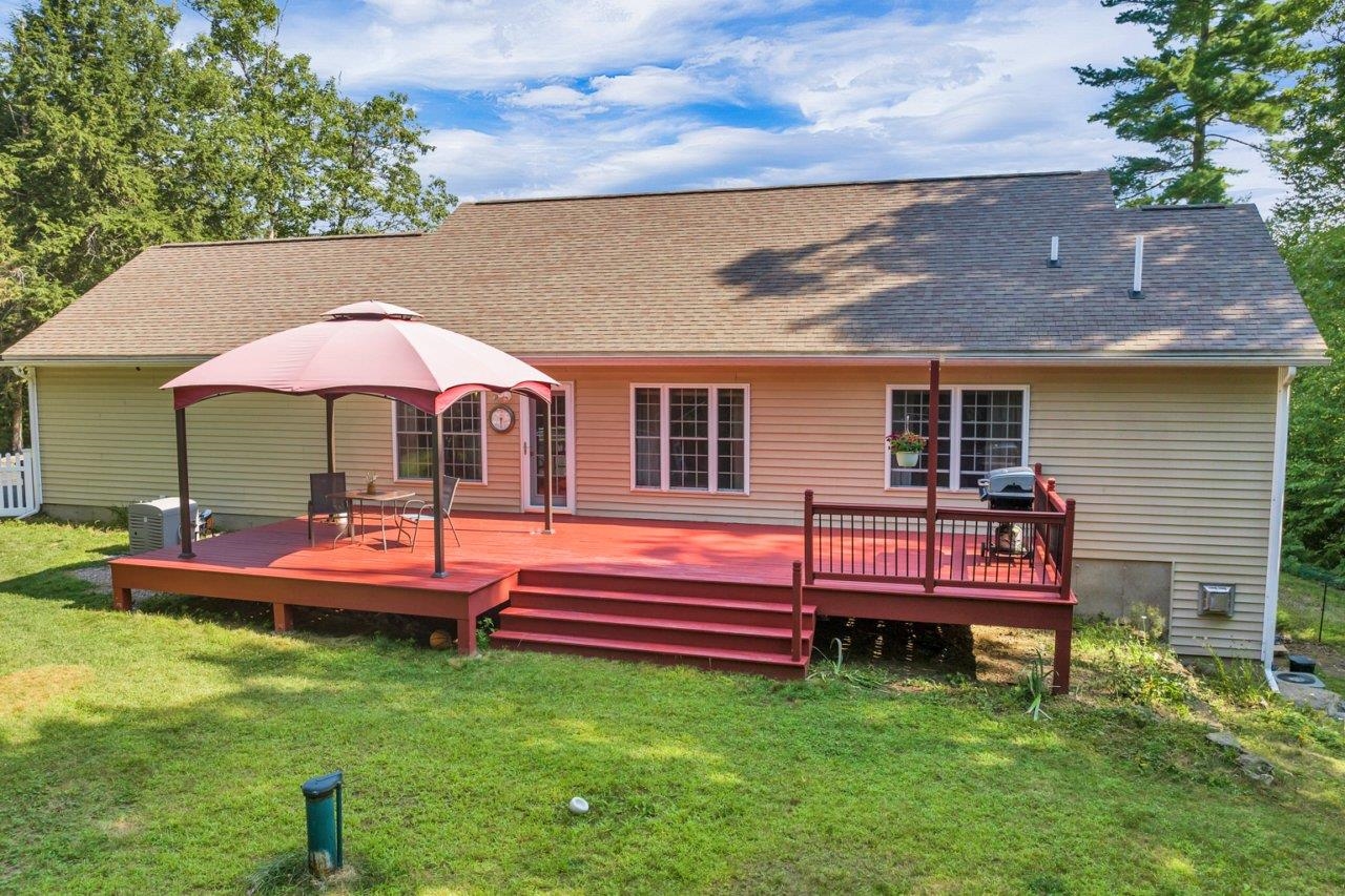 Epsom, New Hampshire 03234, United States, 3 Bedrooms Bedrooms, ,2 BathroomsBathrooms,Residential,Pending,189999