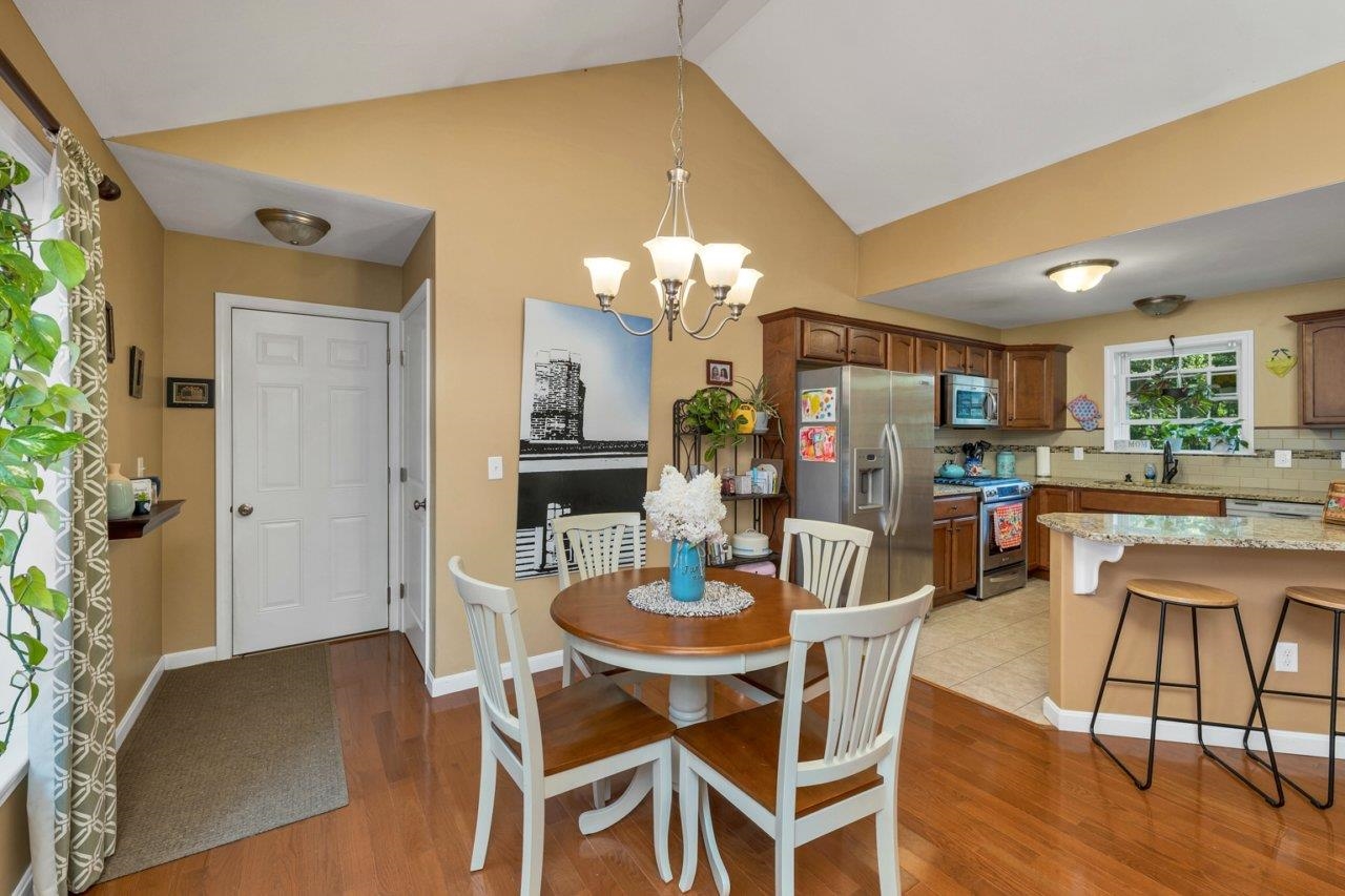 Epsom, New Hampshire 03234, United States, 3 Bedrooms Bedrooms, ,2 BathroomsBathrooms,Residential,Pending,189999