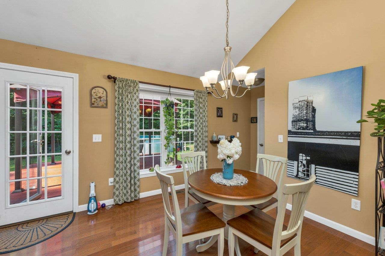 Epsom, New Hampshire 03234, United States, 3 Bedrooms Bedrooms, ,2 BathroomsBathrooms,Residential,Pending,189999