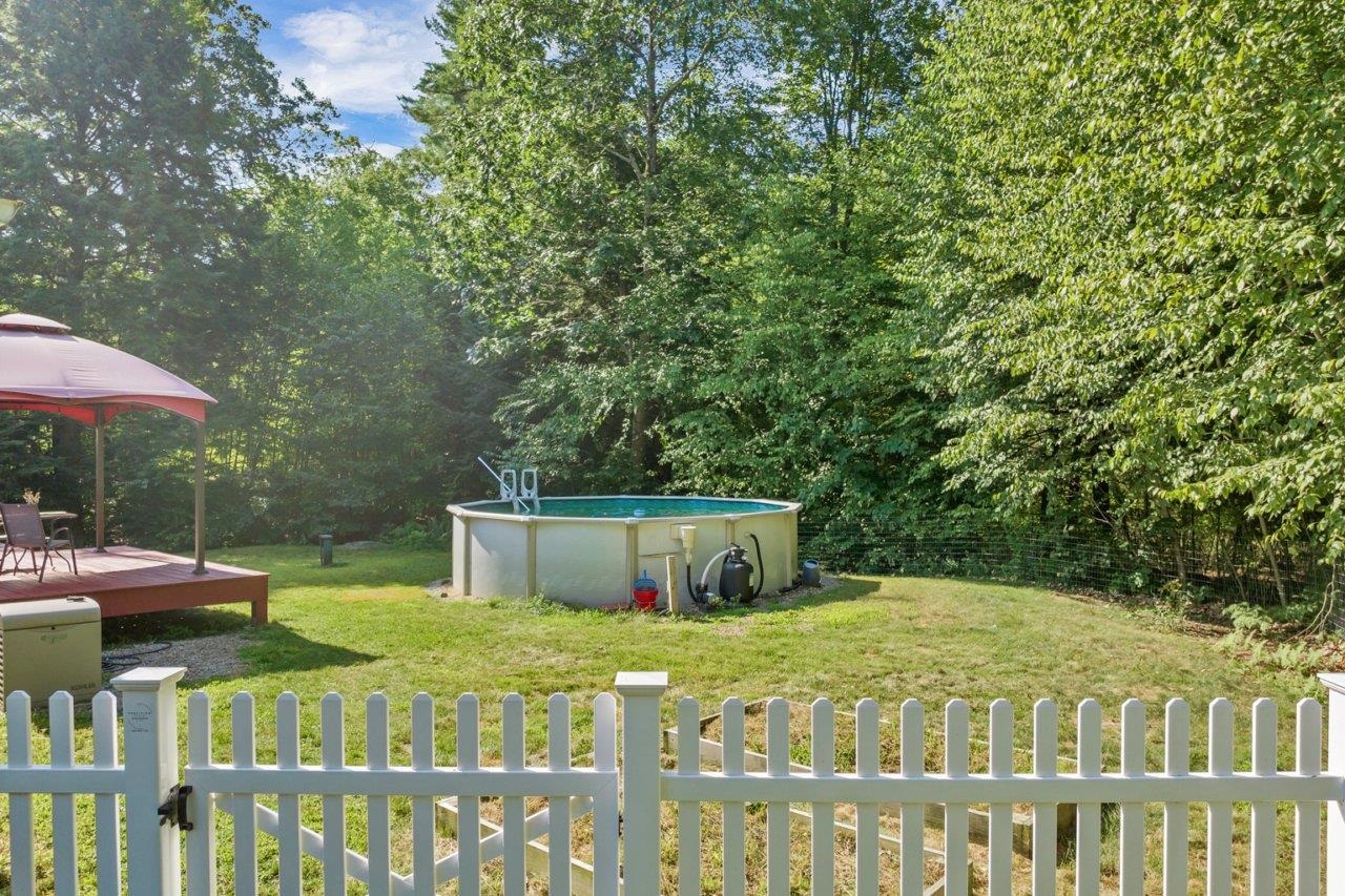 Epsom, New Hampshire 03234, United States, 3 Bedrooms Bedrooms, ,2 BathroomsBathrooms,Residential,Pending,189999