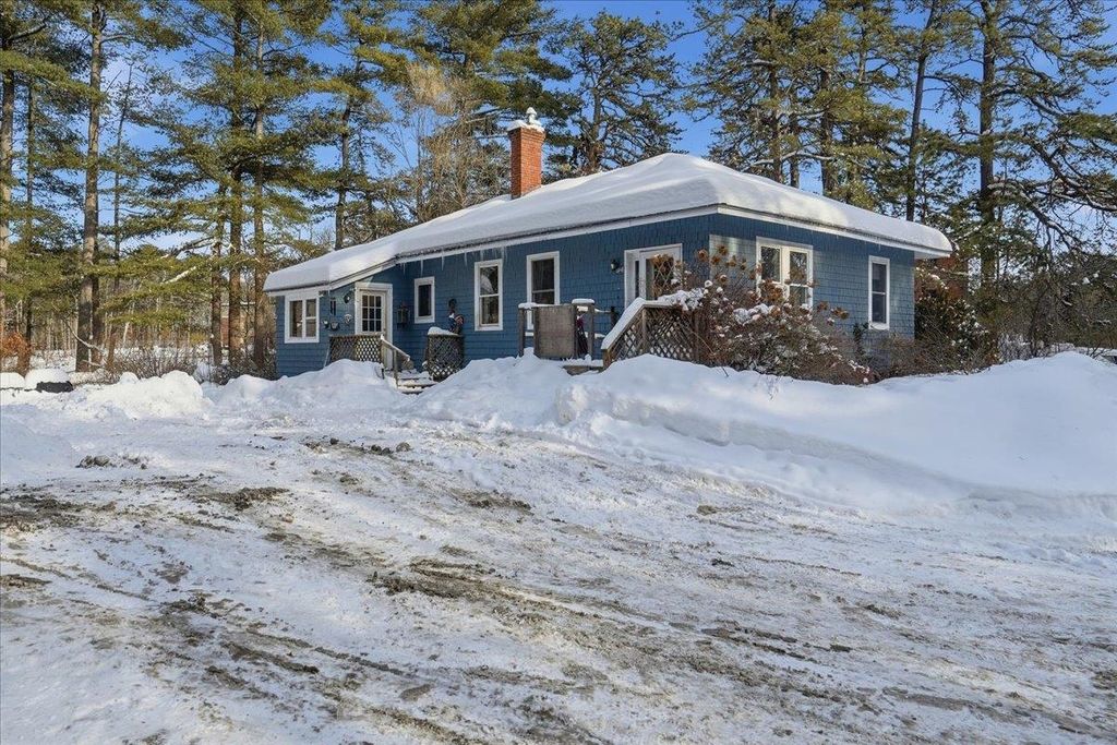 Photo of 405 Upland Street, Manchester, NH 03102 (MLS # 5075223)