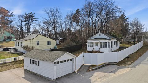 Photo of 5 Neal Avenue, Auburn, NH 03032 (MLS # 5083965)