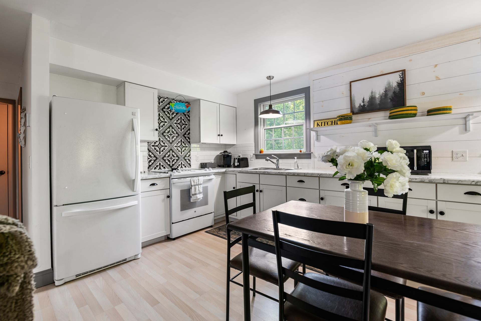 Sunapee, New Hampshire 03782, United States, 4 Bedrooms Bedrooms, ,4 BathroomsBathrooms,Residential,Active,153198