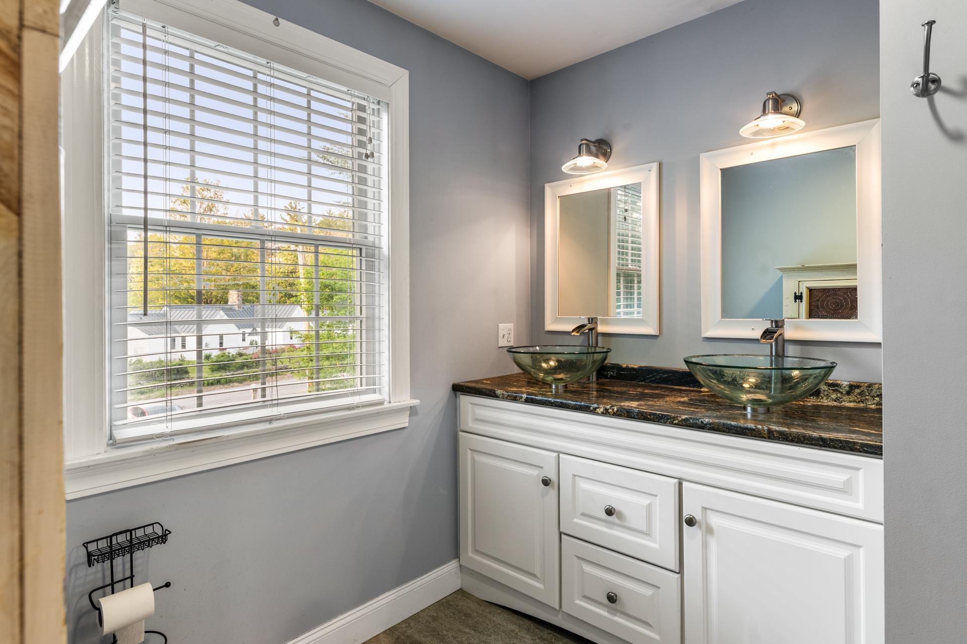 Sunapee, New Hampshire 03782, United States, 4 Bedrooms Bedrooms, ,4 BathroomsBathrooms,Residential,Active,153198