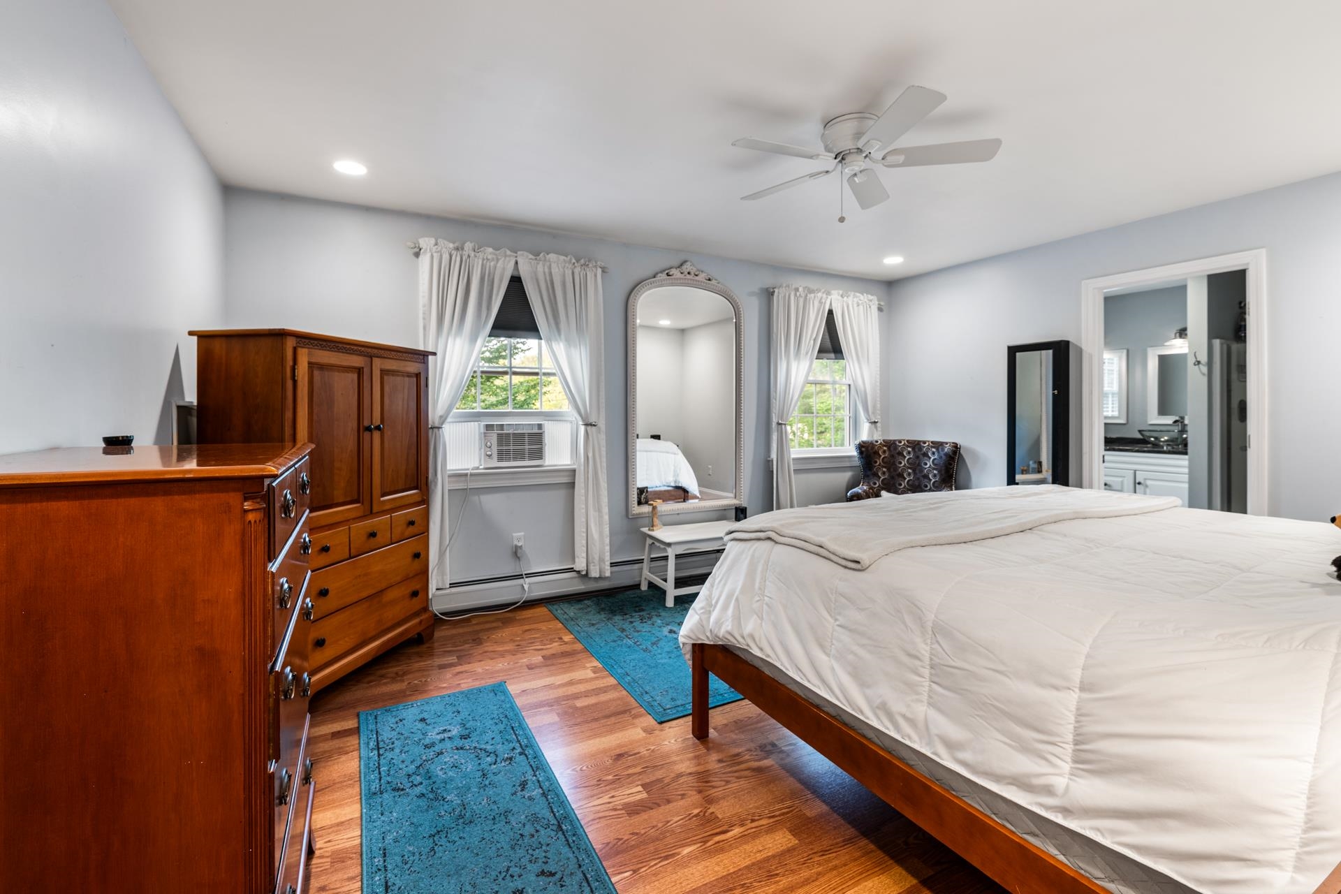 Sunapee, New Hampshire 03782, United States, 4 Bedrooms Bedrooms, ,4 BathroomsBathrooms,Residential,Active,153198