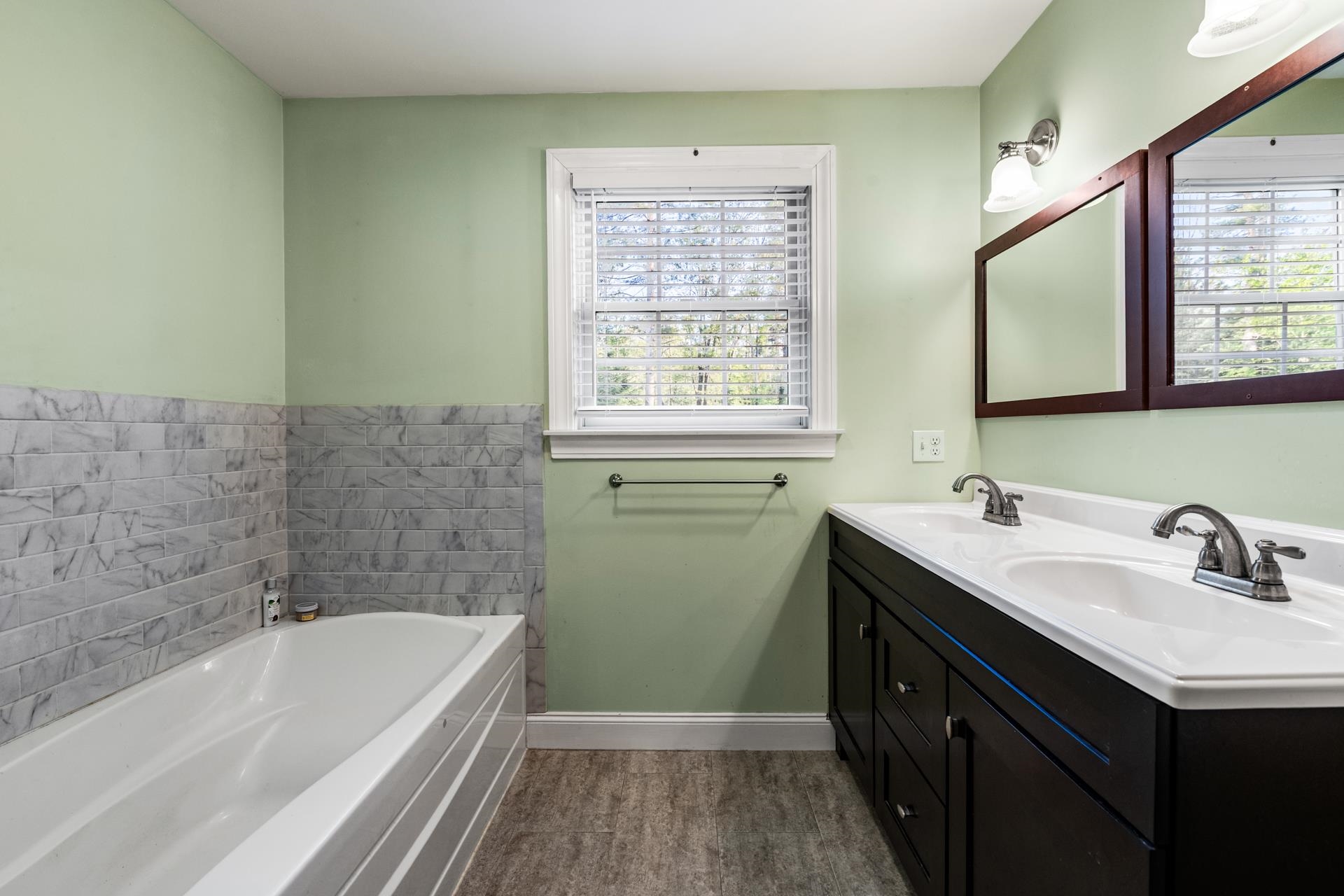 Sunapee, New Hampshire 03782, United States, 4 Bedrooms Bedrooms, ,4 BathroomsBathrooms,Residential,Active,153198