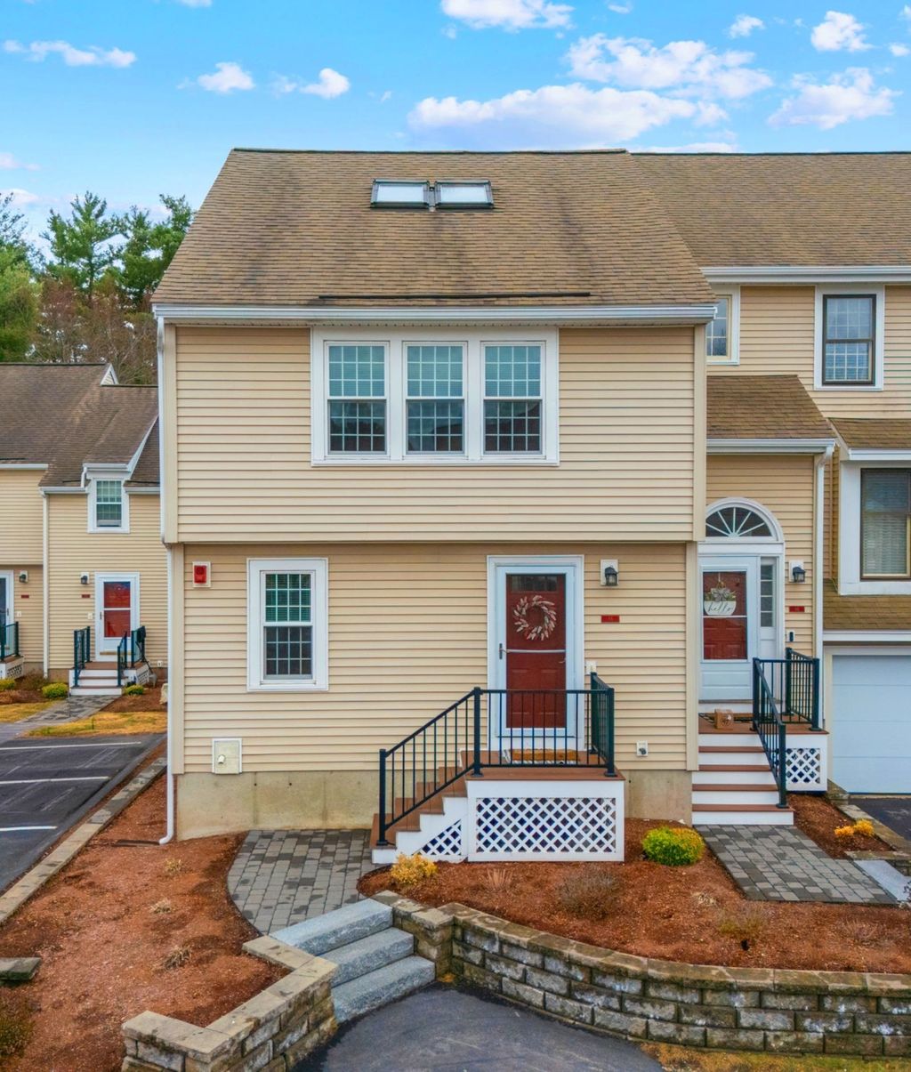 Photo of 9 Sundown Drive, Derry, NH 03038 (MLS # 5081941)