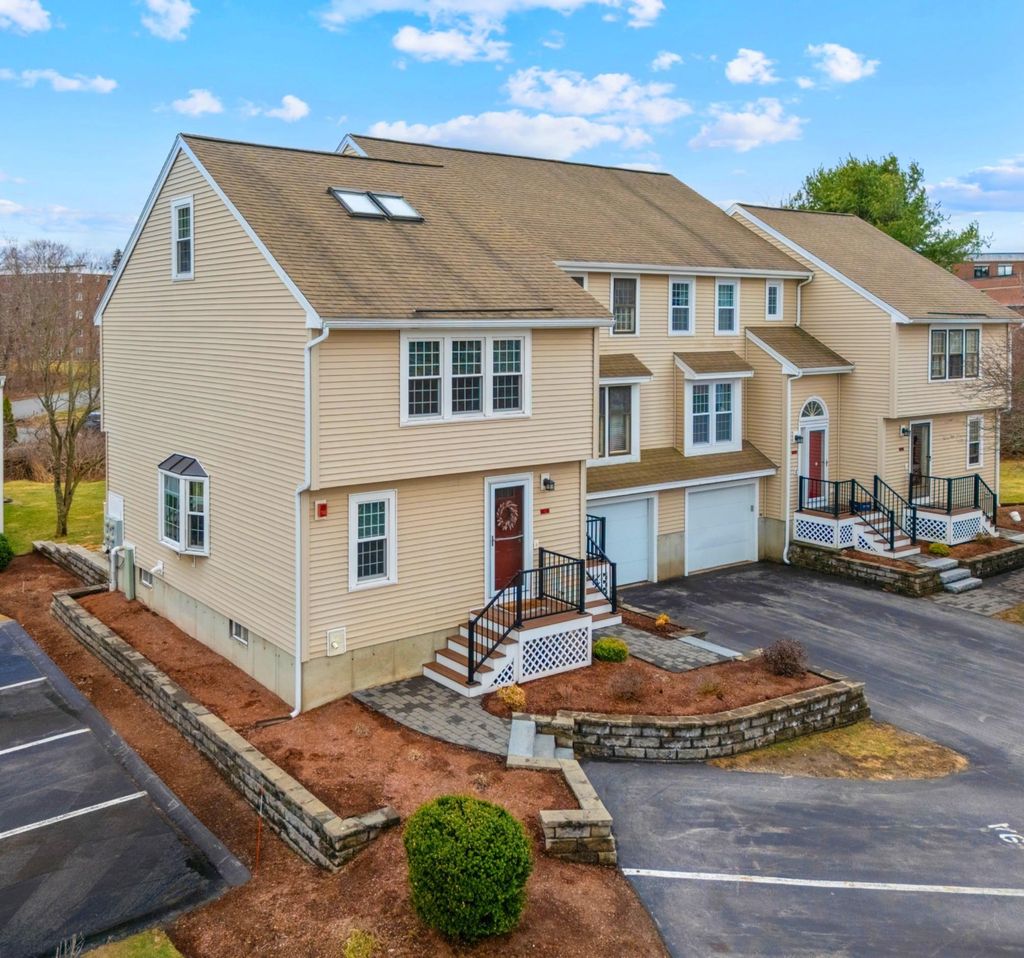 Photo of 9 Sundown Drive, Derry, NH 03038 (MLS # 5081941)