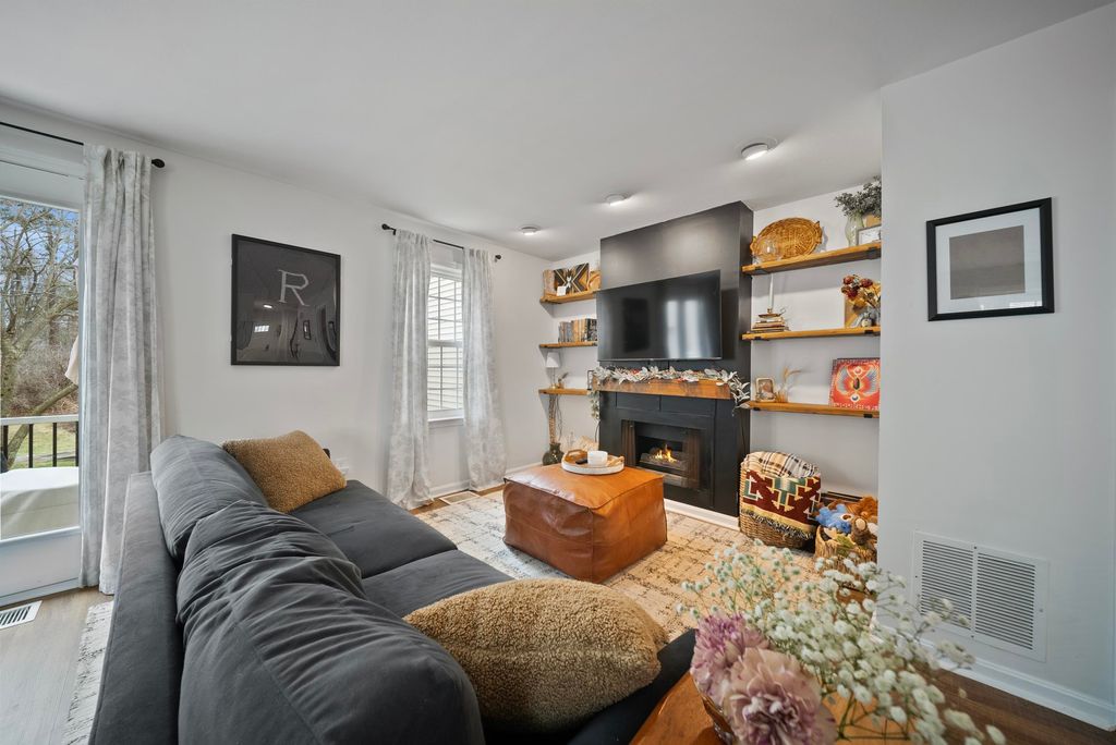 Photo of 9 Sundown Drive, Derry, NH 03038 (MLS # 5081941)