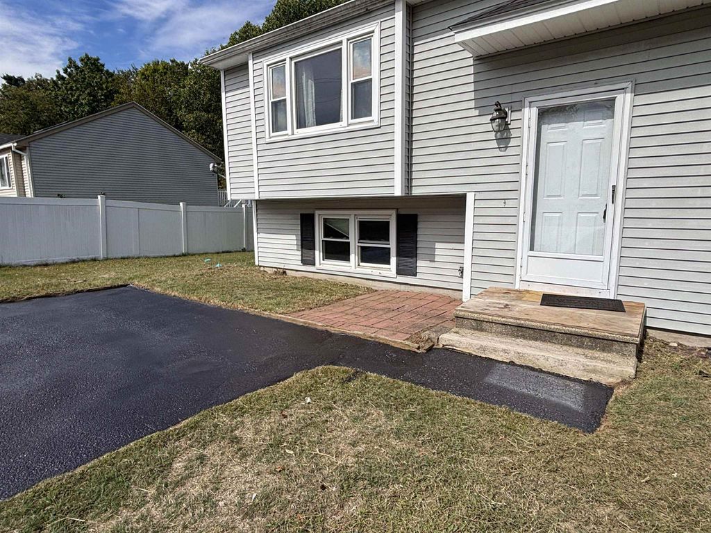 Photo of 90 Derryfield Road #L, Derry, NH 03038 (MLS # 5060892)