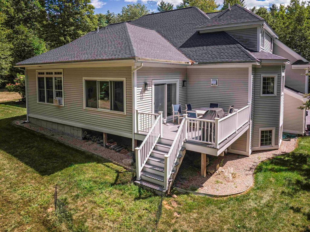 Photo of 45 Boxwood Lane, Dover, NH 03820 (MLS # 5061162)