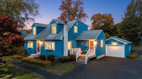 Photo of 13 Riverside Drive, Hudson, NH 03051 (MLS # 5066932)