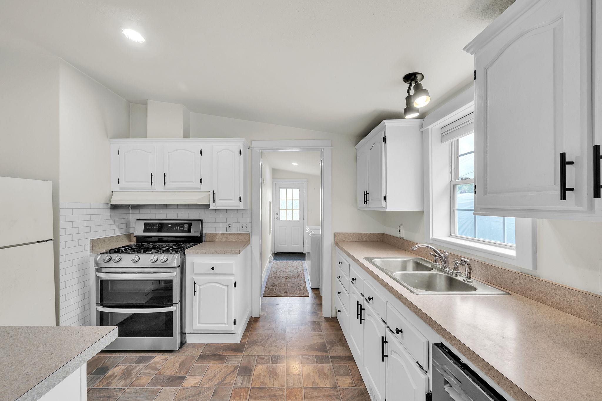 Moretown, Vermont 05602, United States, 3 Bedrooms Bedrooms, ,2 BathroomsBathrooms,Residential,Active,137134