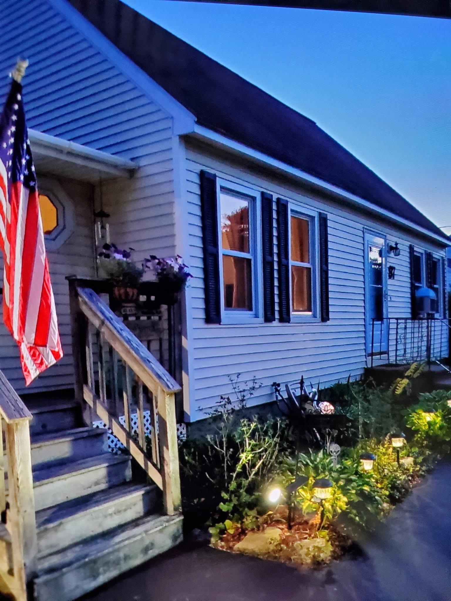 Nashua, New Hampshire 03060, United States, 4 Bedrooms Bedrooms, ,2 BathroomsBathrooms,Residential,Pending,83681