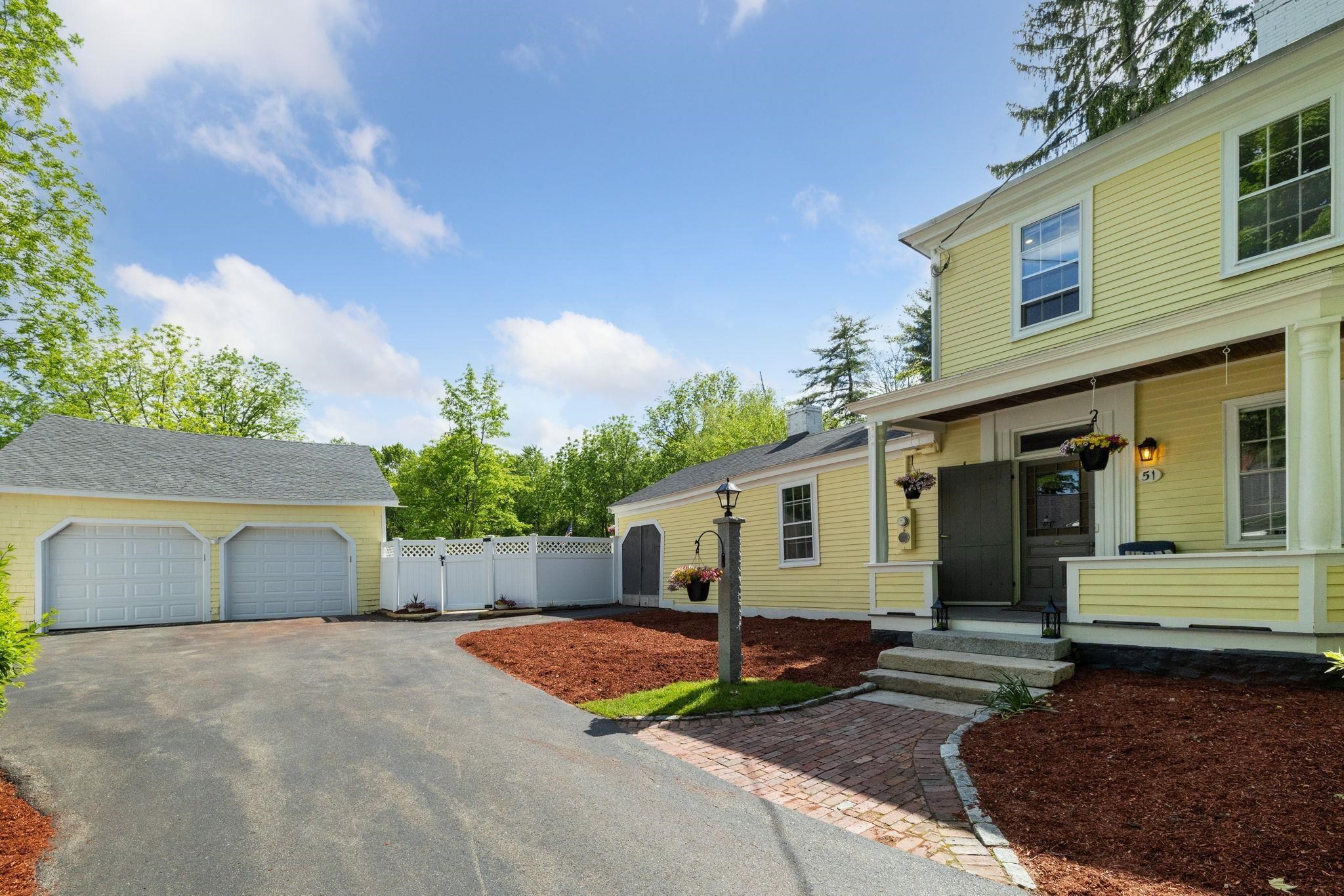 51 E Derry Road