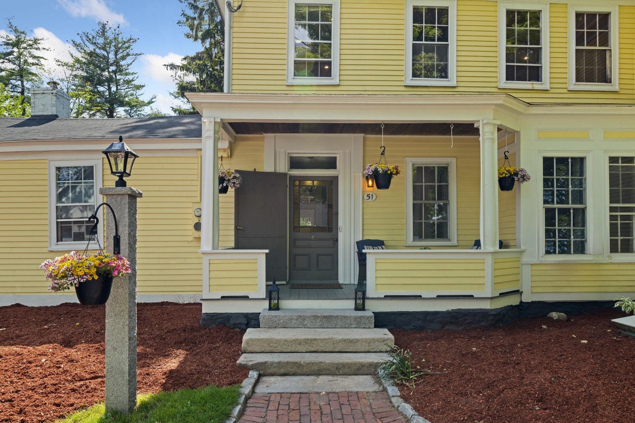 51 E Derry Road
