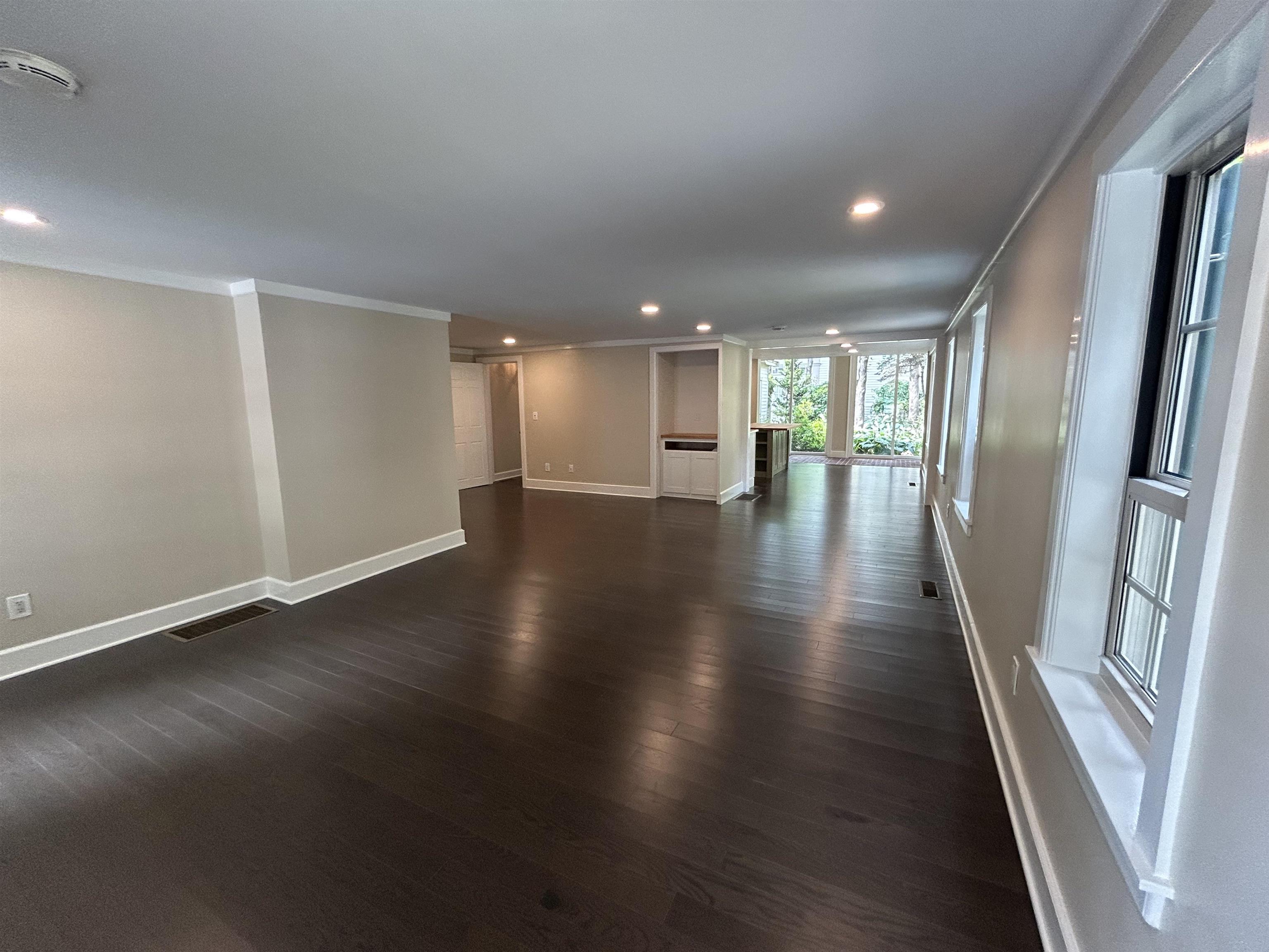 81 Front Street 3