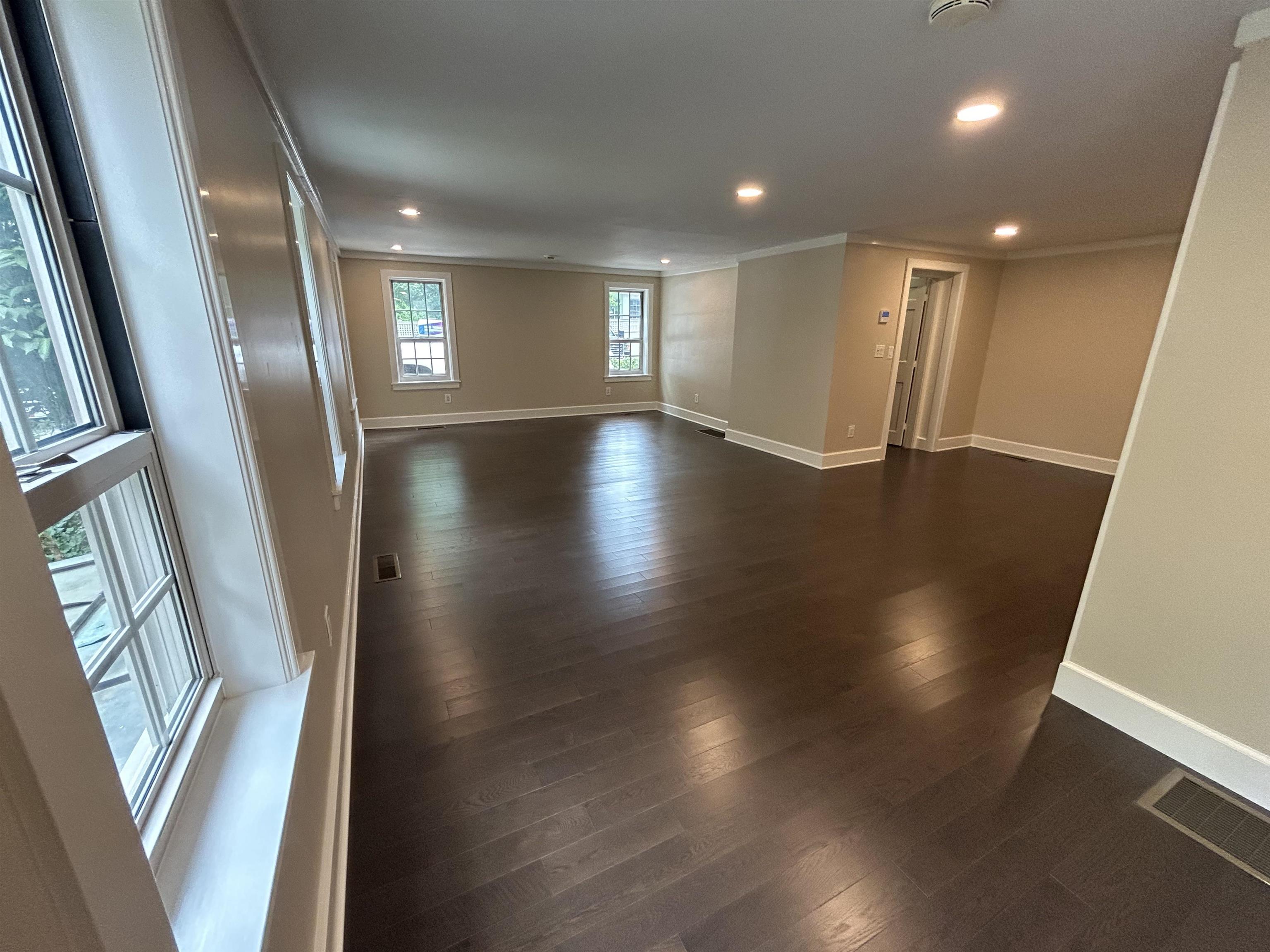 81 Front Street 3