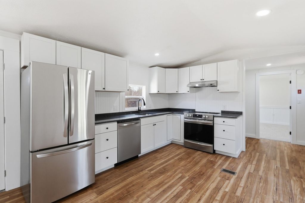 Photo of 33 Cleo Circle, Rochester, NH 03868 (MLS # 5087114)
