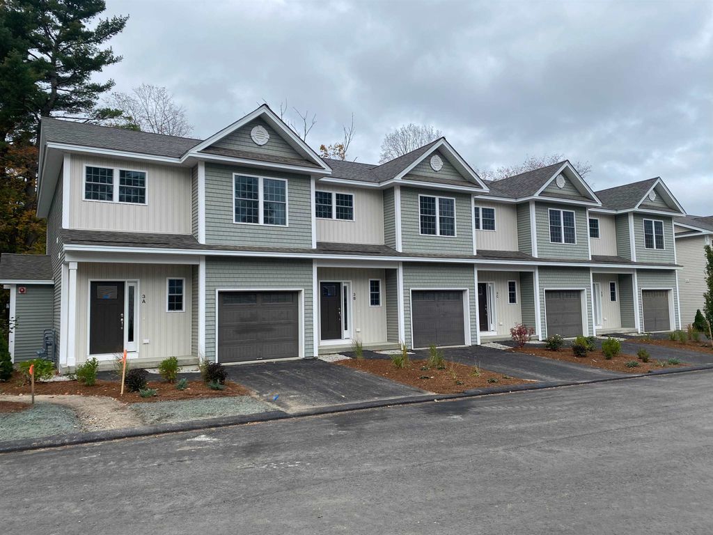 Photo of 3 Dearborn Circle, Goffstown, NH 03045 (MLS # 5067983)