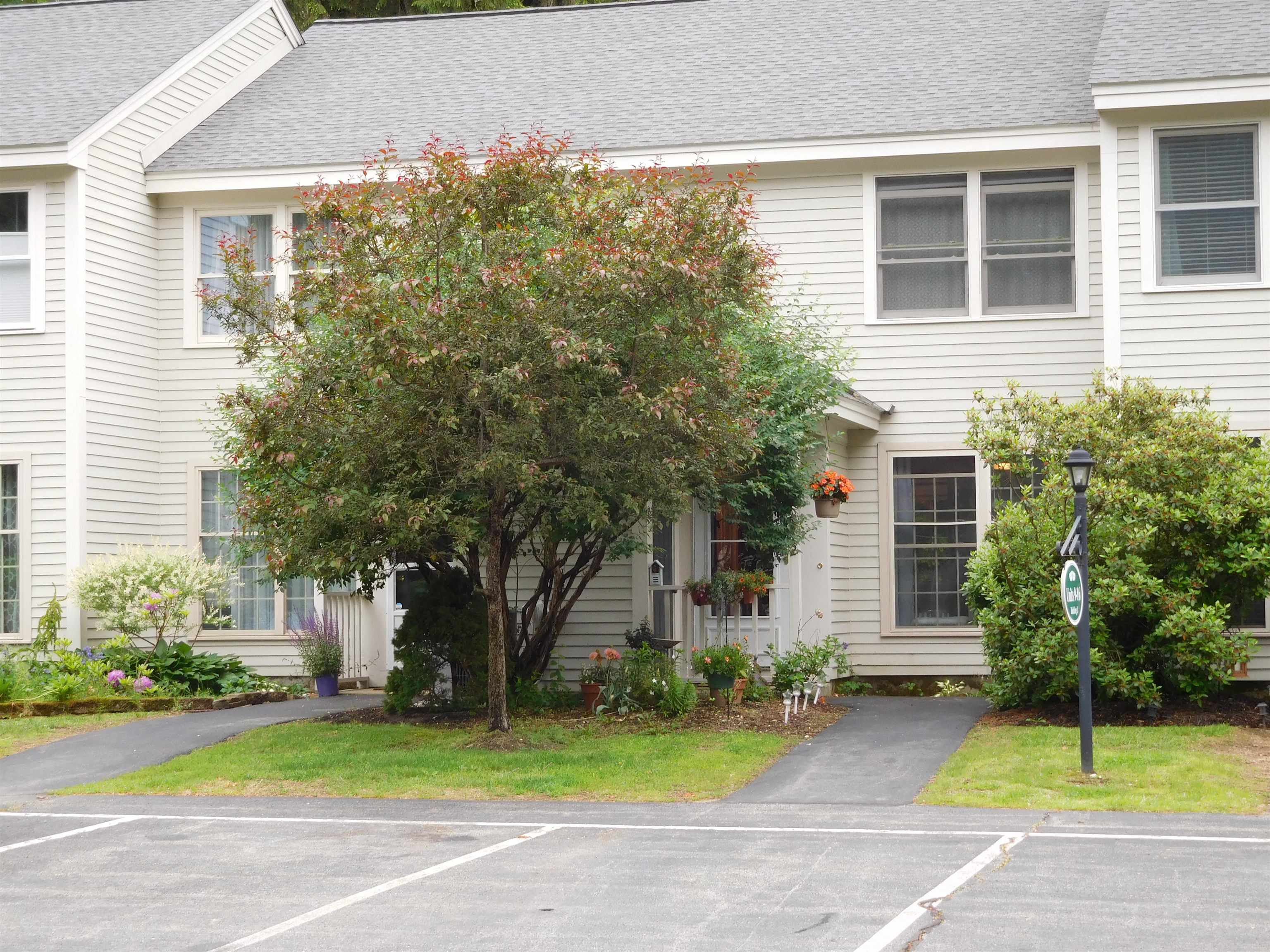 12 Woodland Green Road 12
