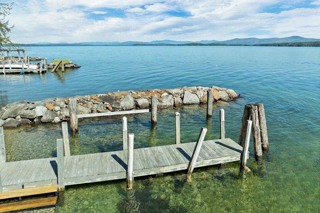 Photo of 878 Rattlesnake Island, Alton, NH 03810 (MLS # 5086386)
