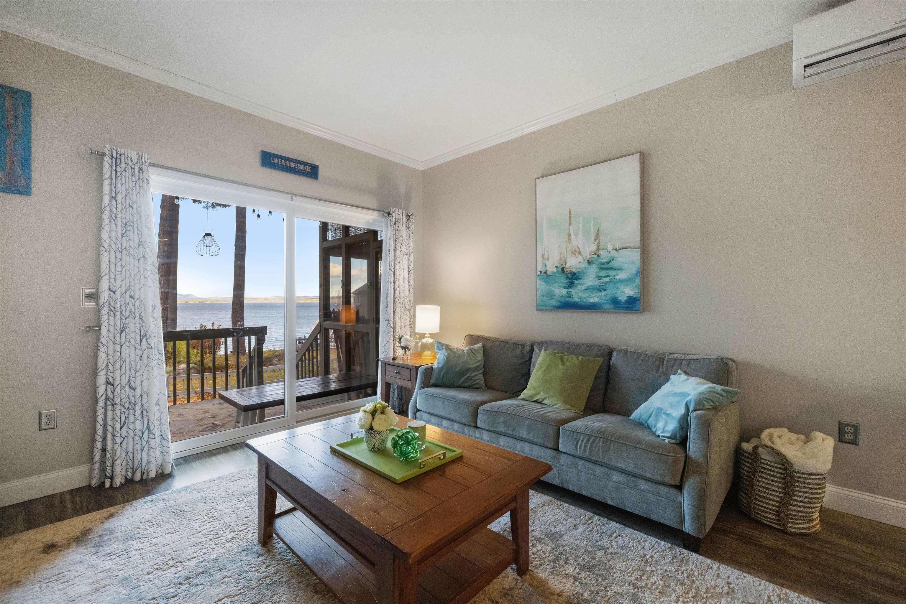 2696 Lake Shore Road 61