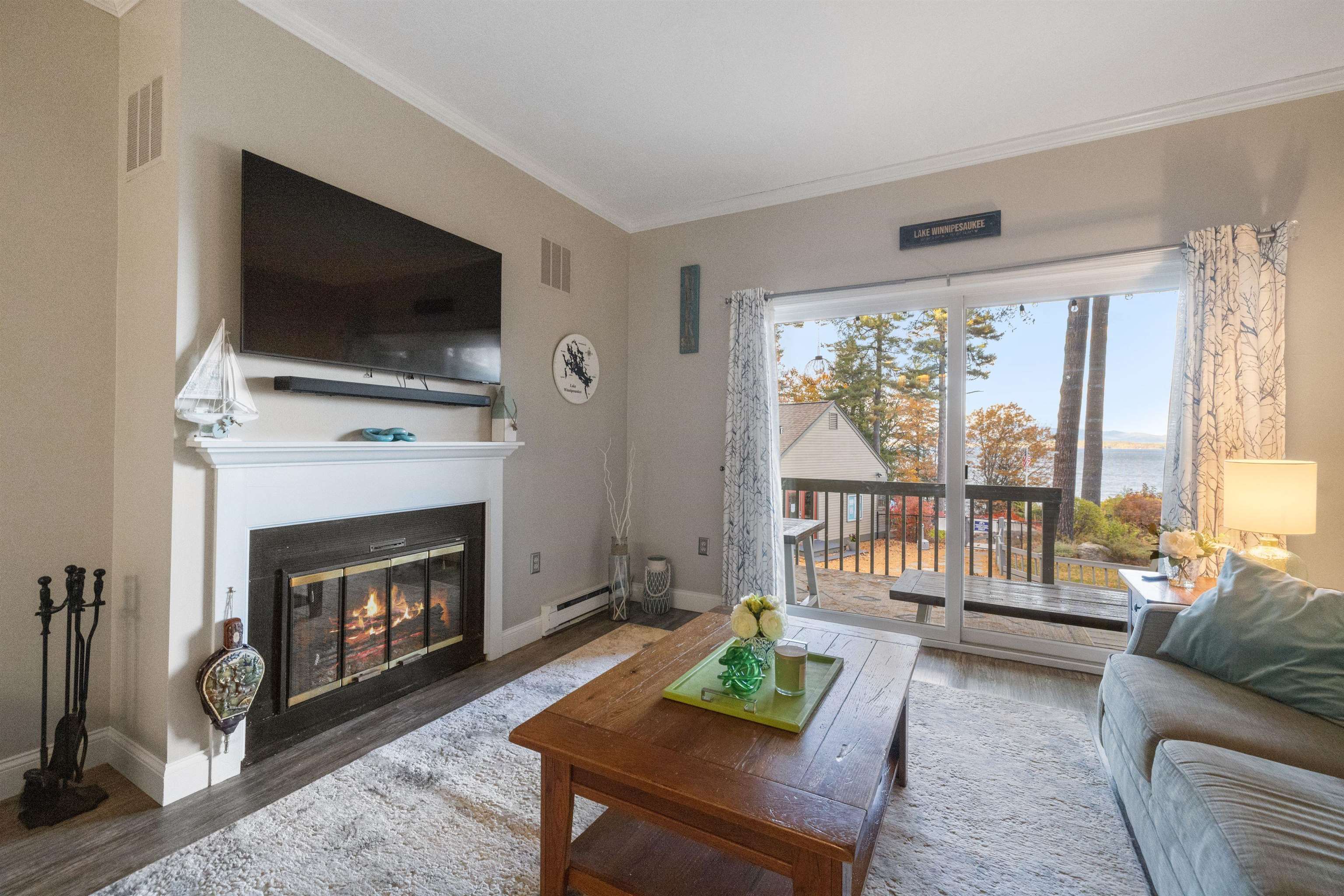 2696 Lake Shore Road 61