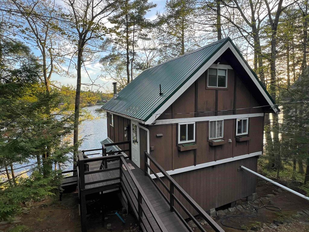 Photo of 27 Hummingbird Lane, Hillsborough, NH 03244 (MLS # 5089395)