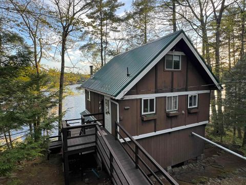 Photo of 27 Hummingbird Lane, Hillsborough, NH 03244 (MLS # 5089395)