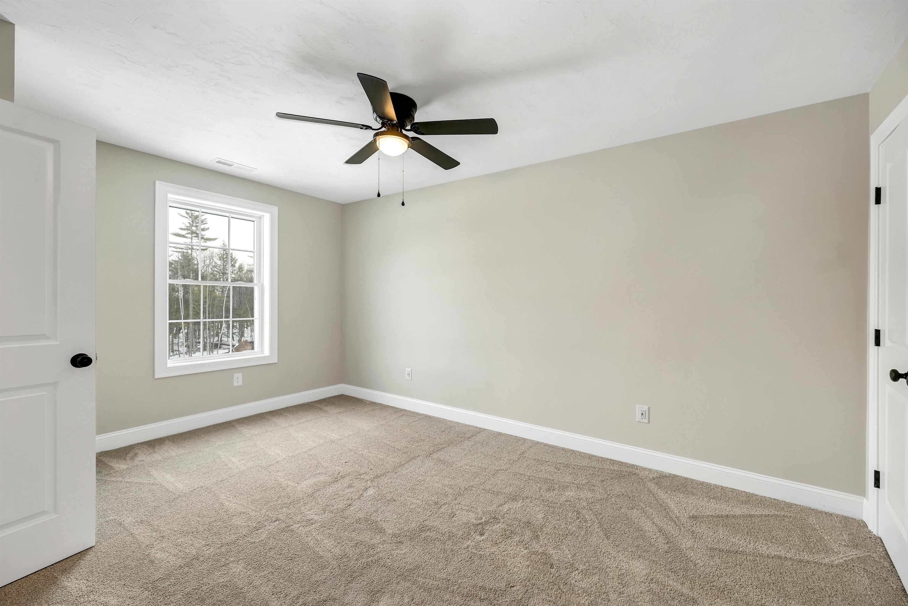 Meredith, New Hampshire 03253, United States, 4 Bedrooms Bedrooms, ,2 BathroomsBathrooms,Residential,Active,230252