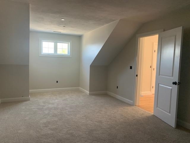 Meredith, New Hampshire 03253, United States, 4 Bedrooms Bedrooms, ,2 BathroomsBathrooms,Residential,Active,230252