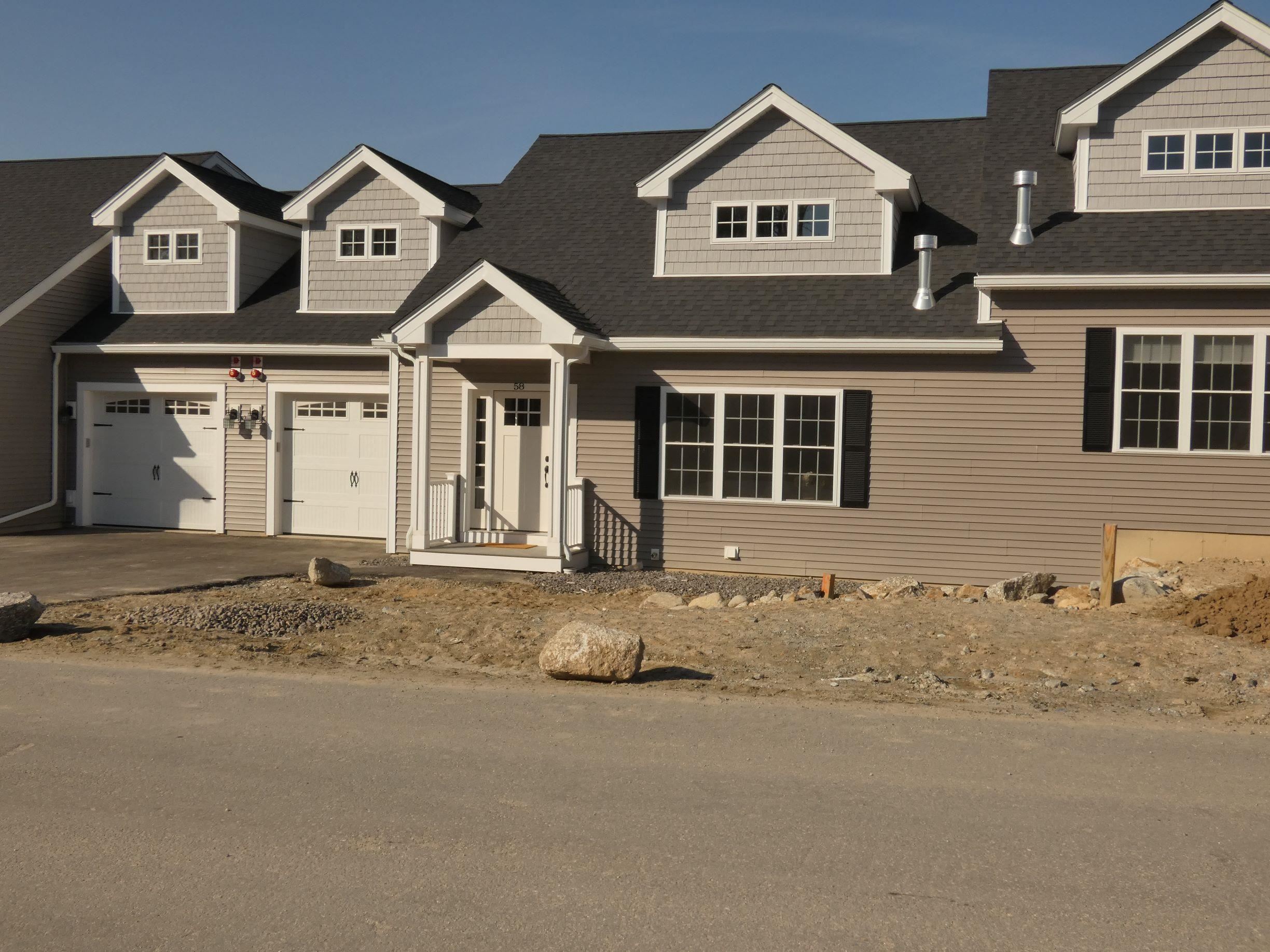 Meredith, New Hampshire 03253, United States, 4 Bedrooms Bedrooms, ,2 BathroomsBathrooms,Residential,Active,230252