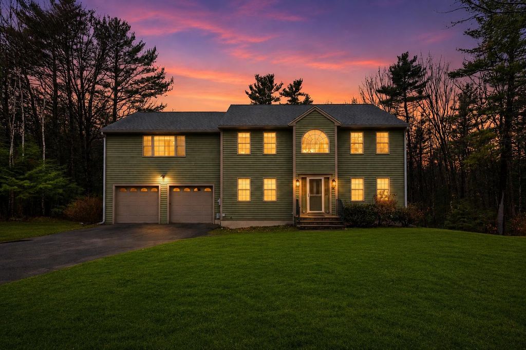 Photo of 22 Lakewood Drive, Alton, NH 03810 (MLS # 5081963)