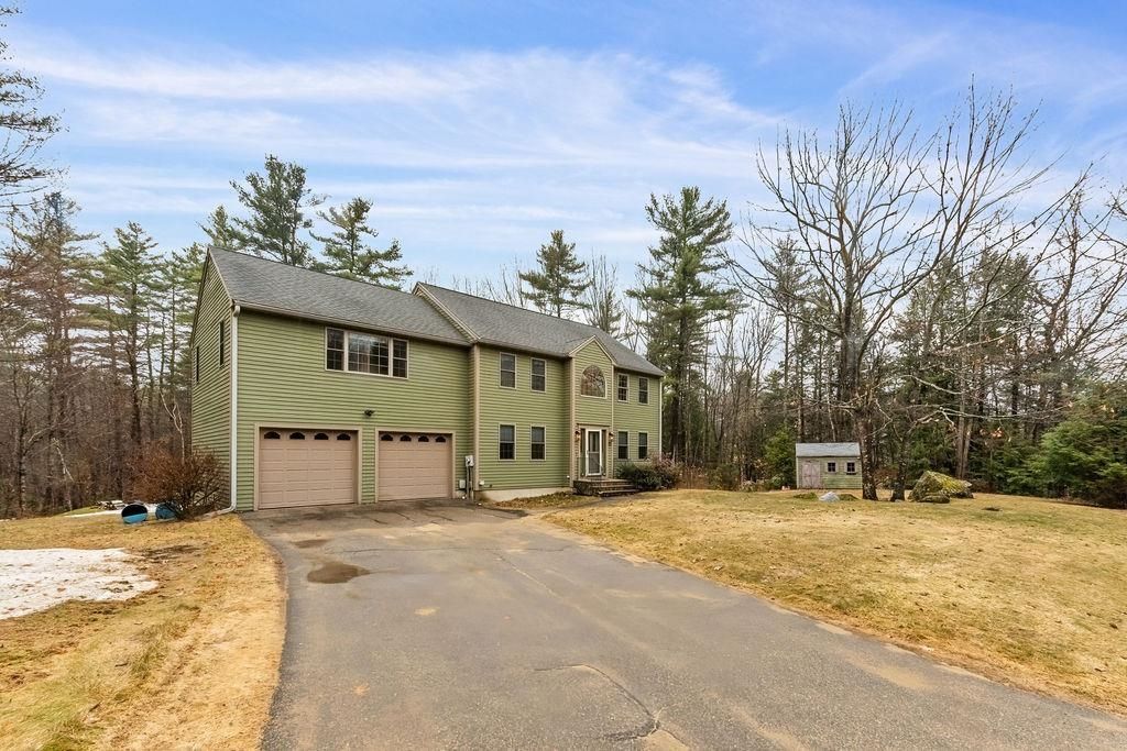 Photo of 22 Lakewood Drive, Alton, NH 03810 (MLS # 5081963)