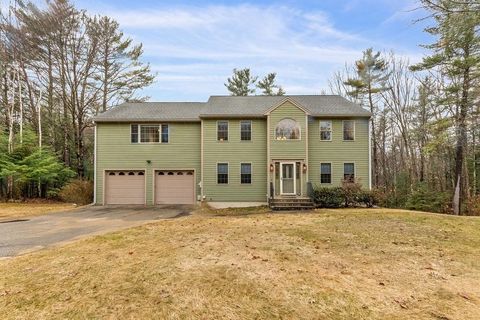 Photo of 22 Lakewood Drive, Alton, NH 03810 (MLS # 5081963)