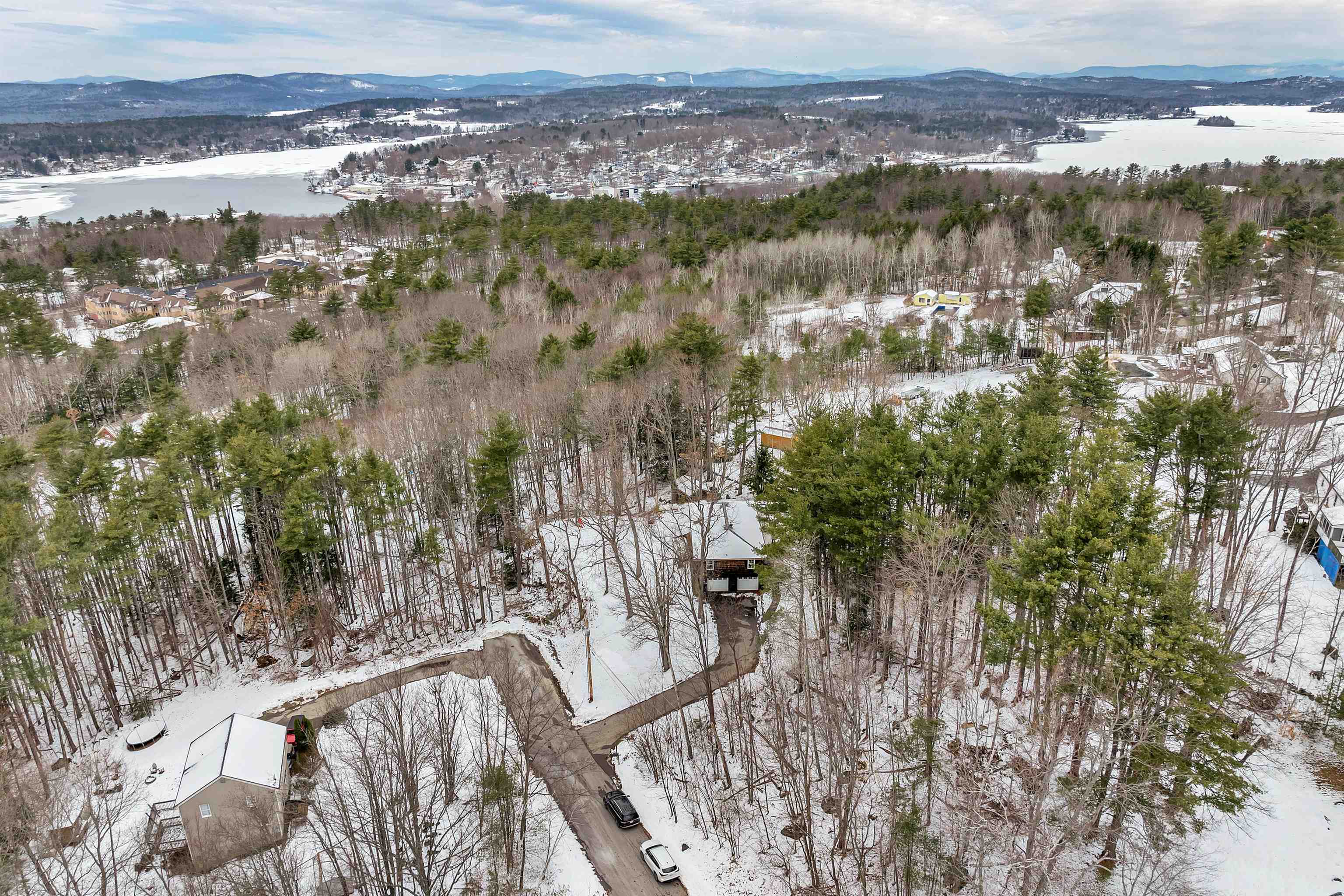Gilford, New Hampshire 03249, United States, 3 Bedrooms Bedrooms, ,2 BathroomsBathrooms,Residential,Active,99984