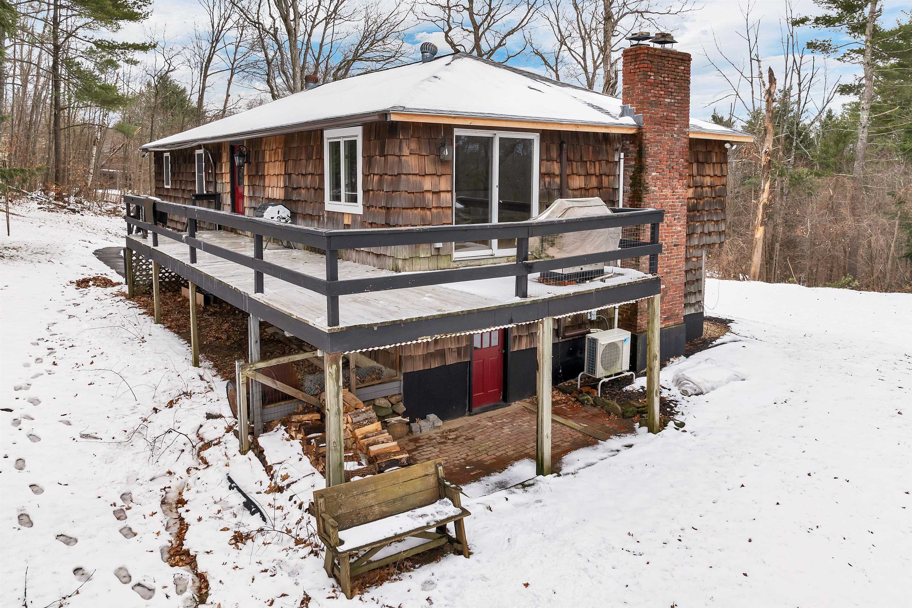 Gilford, New Hampshire 03249, United States, 3 Bedrooms Bedrooms, ,2 BathroomsBathrooms,Residential,Active,99984